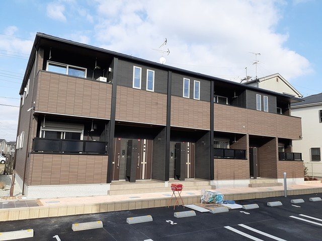 ＣＲＯＳＳ　ＦＩＥＬＤ 外観