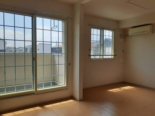 ジュネス　オーブ リビング