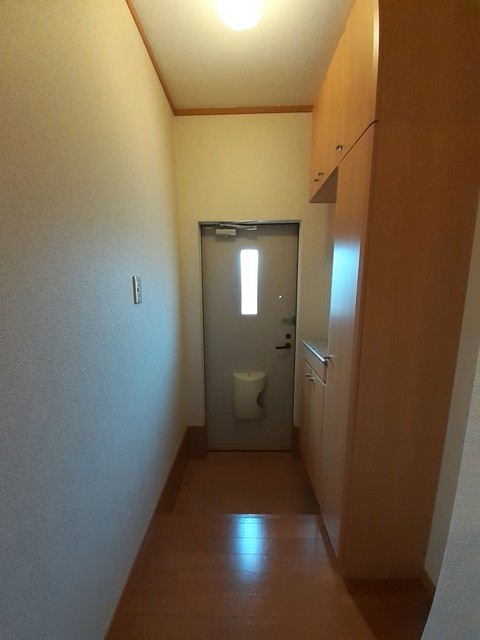 スイ－トピ－２番館 玄関