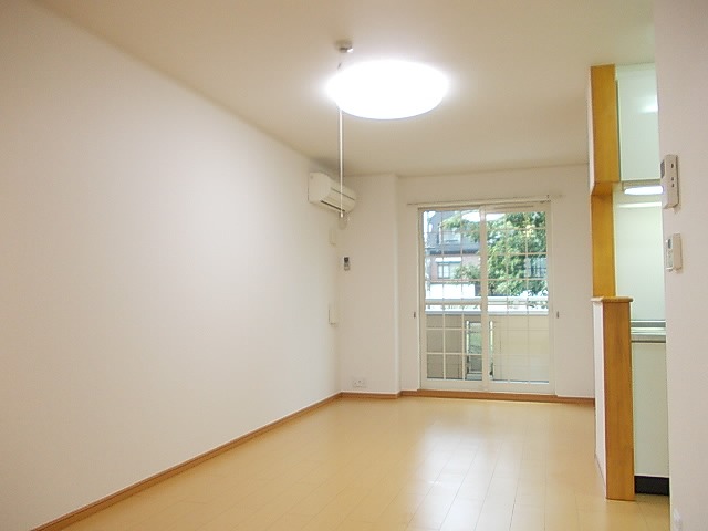 メゾン　ソレイユ リビング