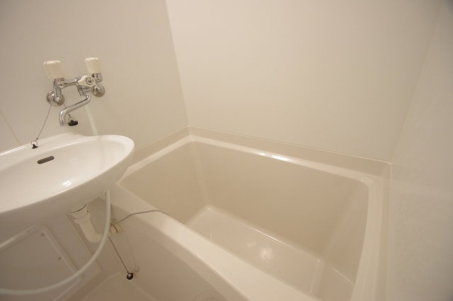 レオパレスアルタイル 風呂画像