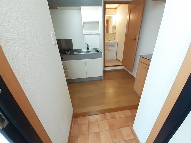 プリ－トバレンシアＢ 玄関