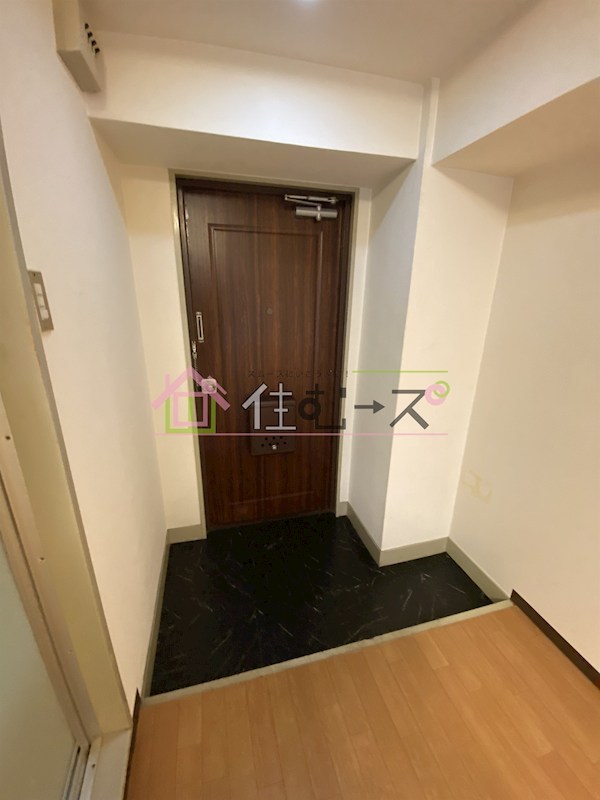 リトルシャトー天満 玄関