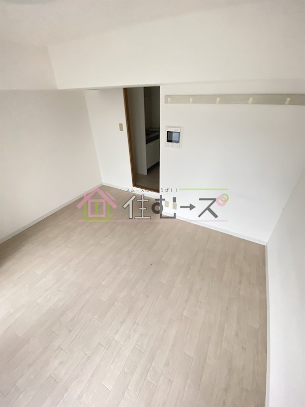 サンガ梅田 リビング