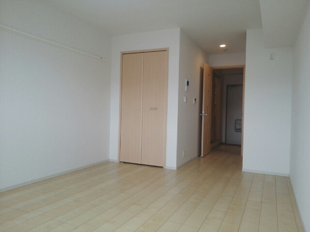 ハイツ　北三国 リビング