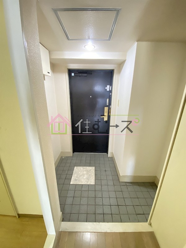 グランヴィ新大阪 玄関