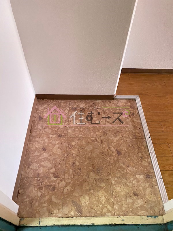プラス九条 玄関
