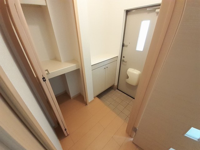フェリーチェ輝美 玄関