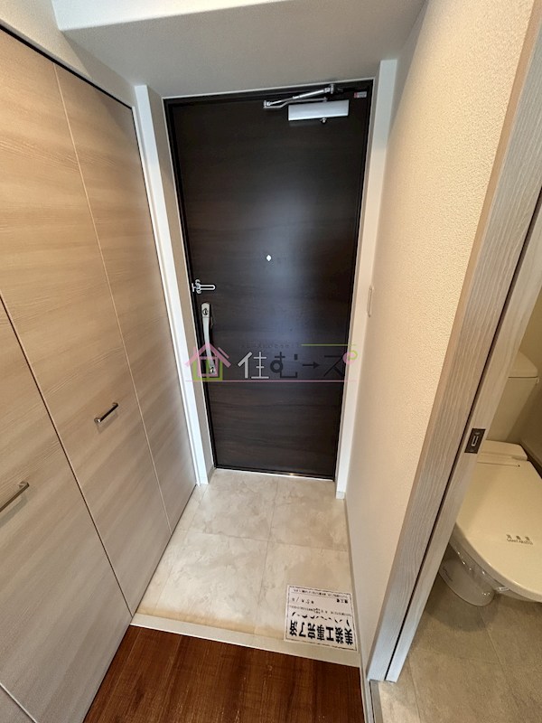 コーラルポワント難波west 玄関