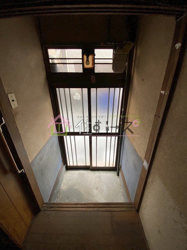南市岡1丁目貸テラス 玄関