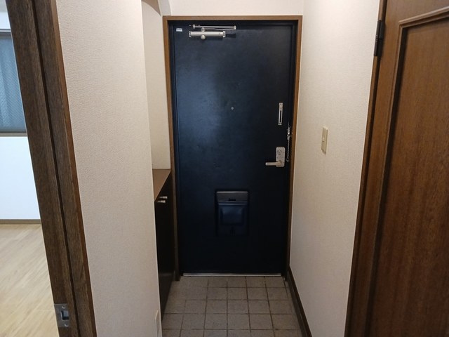 ラ・プルミエール 玄関