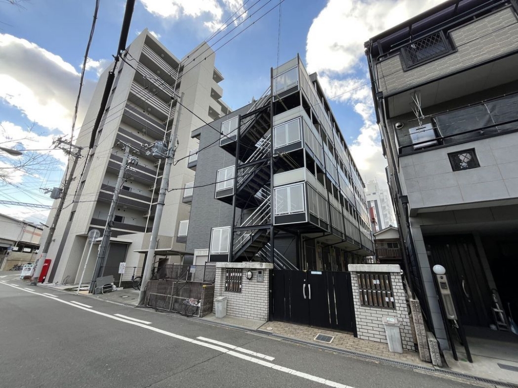レオパレスアスター 外観