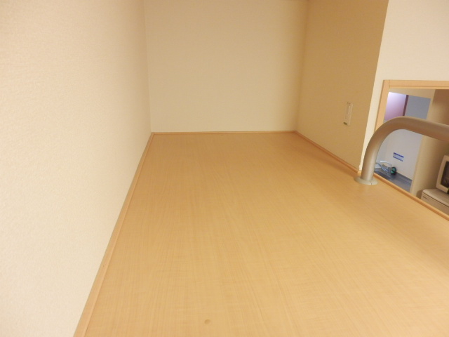 レオパレスゆとろぎ岡部 ベッドルーム