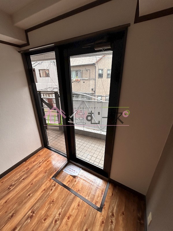 エムズ・サーティン 玄関