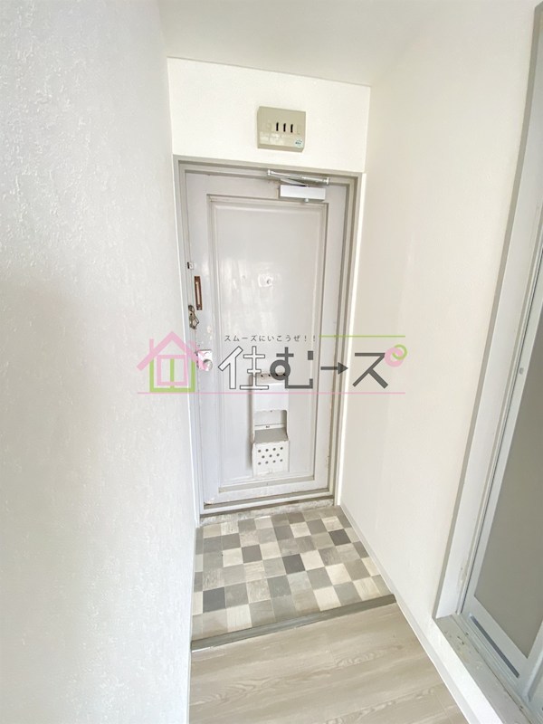 新大阪東ビル 玄関