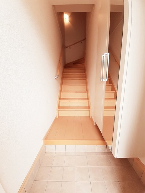 フォンテーヌ２番館 玄関