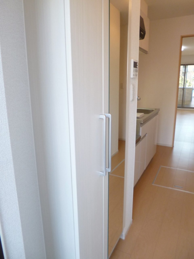 ラ　サクセション宝塚 玄関
