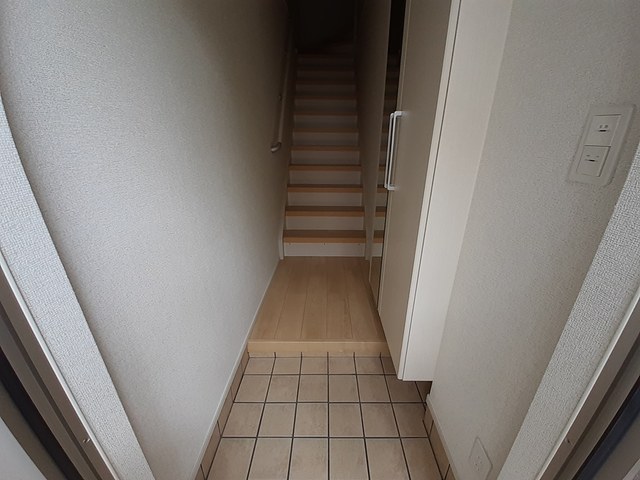 ソレイユ大峰 玄関