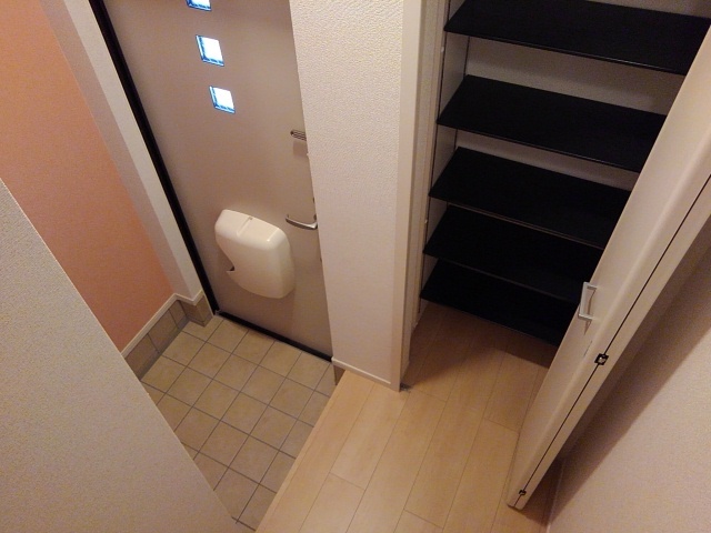 セレノアルバ 玄関