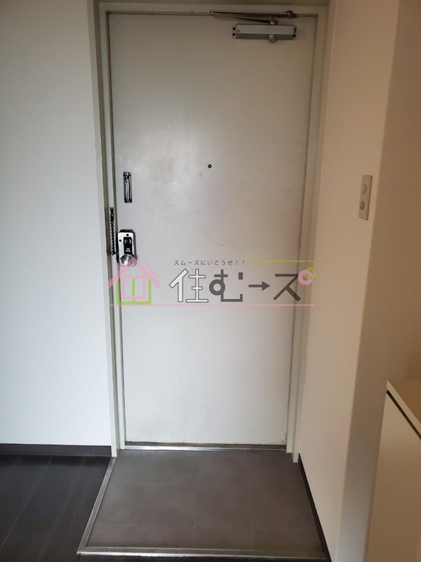プレジデント鷹合 玄関