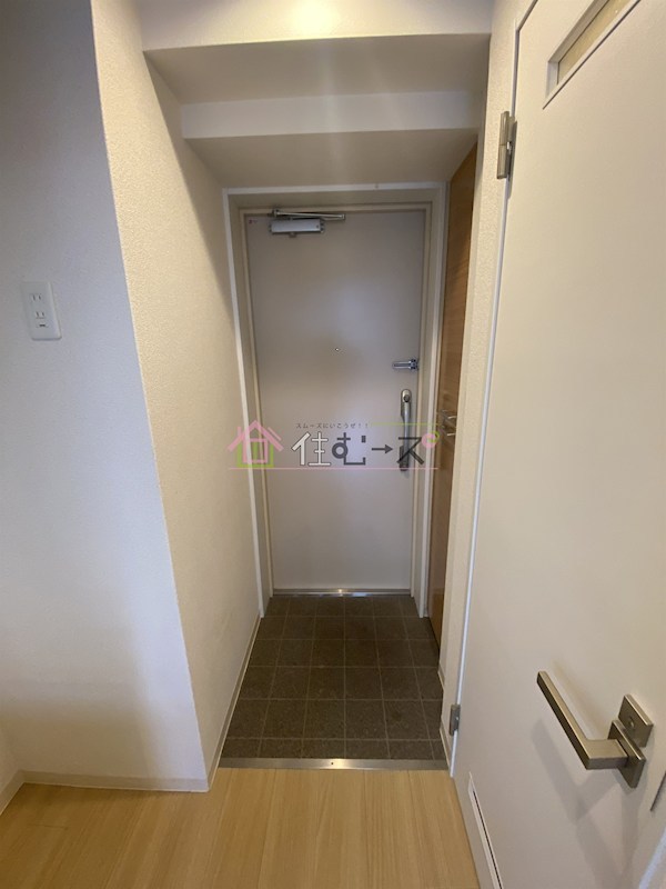 クレスト新今里 玄関