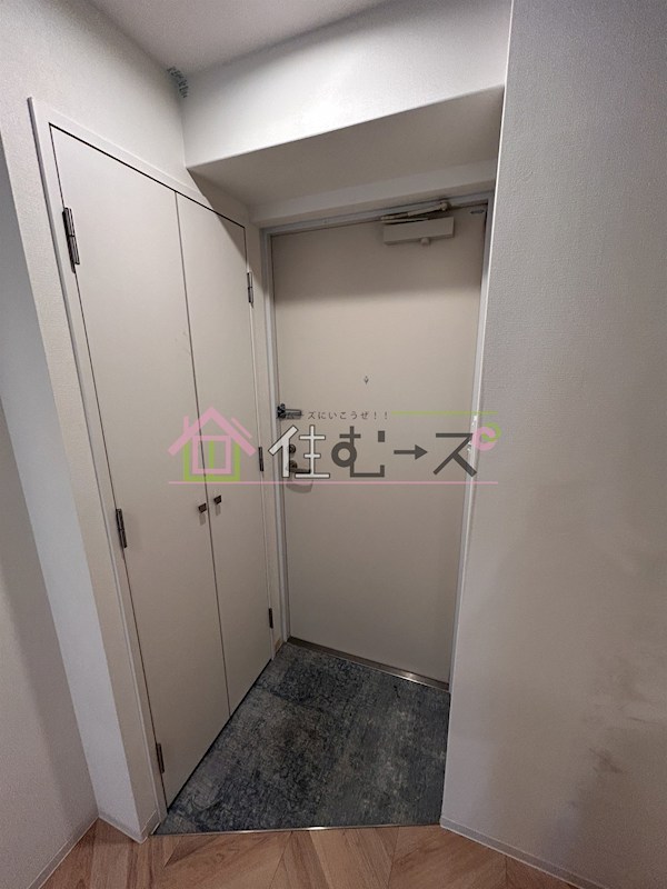 ファーストフィオーレ九条Ⅲ 玄関