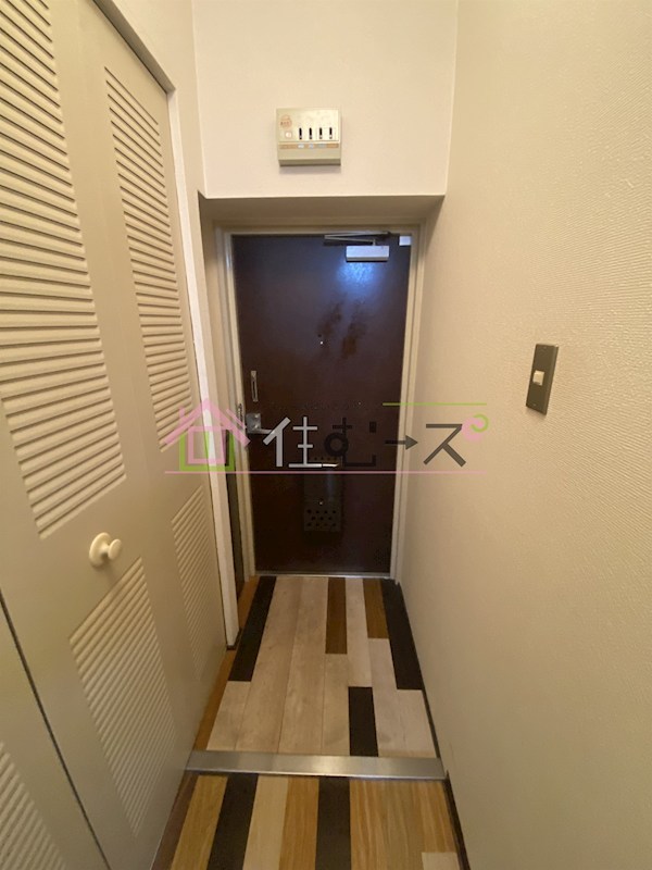 ネオハイツ第3新大阪 玄関