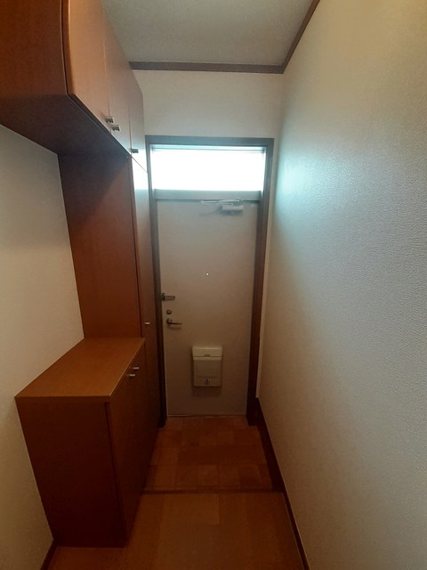 クローバーハウス 玄関