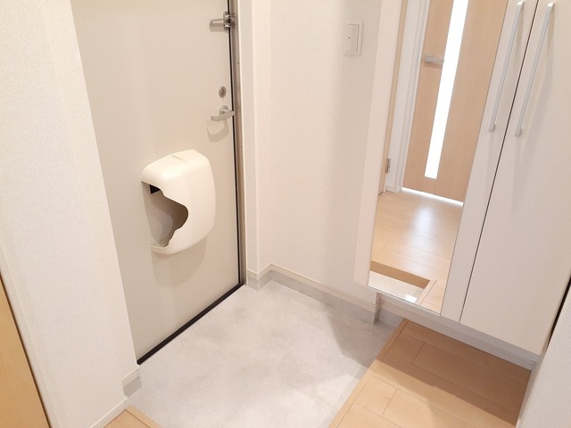 ブロスタ真砂 玄関