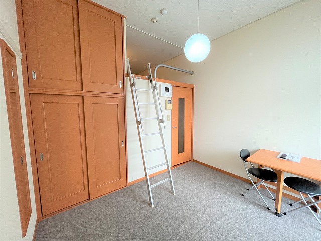 レオパレスグランデ泉Ａ ベッドルーム