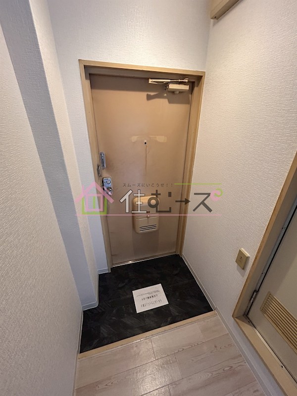 ベルノ関目 玄関