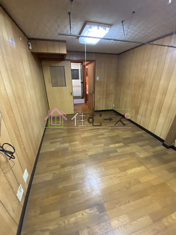 大阪市阿倍野区松虫通1丁目戸建 リビング