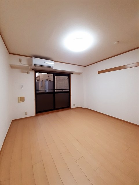 ベル　アルモニー１番館 リビング