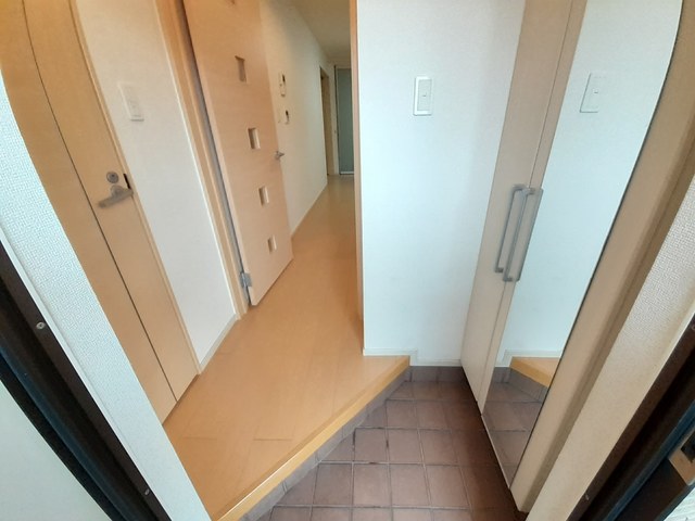 クリスタル　ヒルズ 玄関