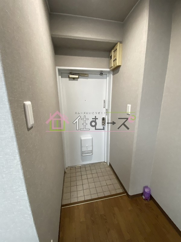 新大阪野元ビル 玄関