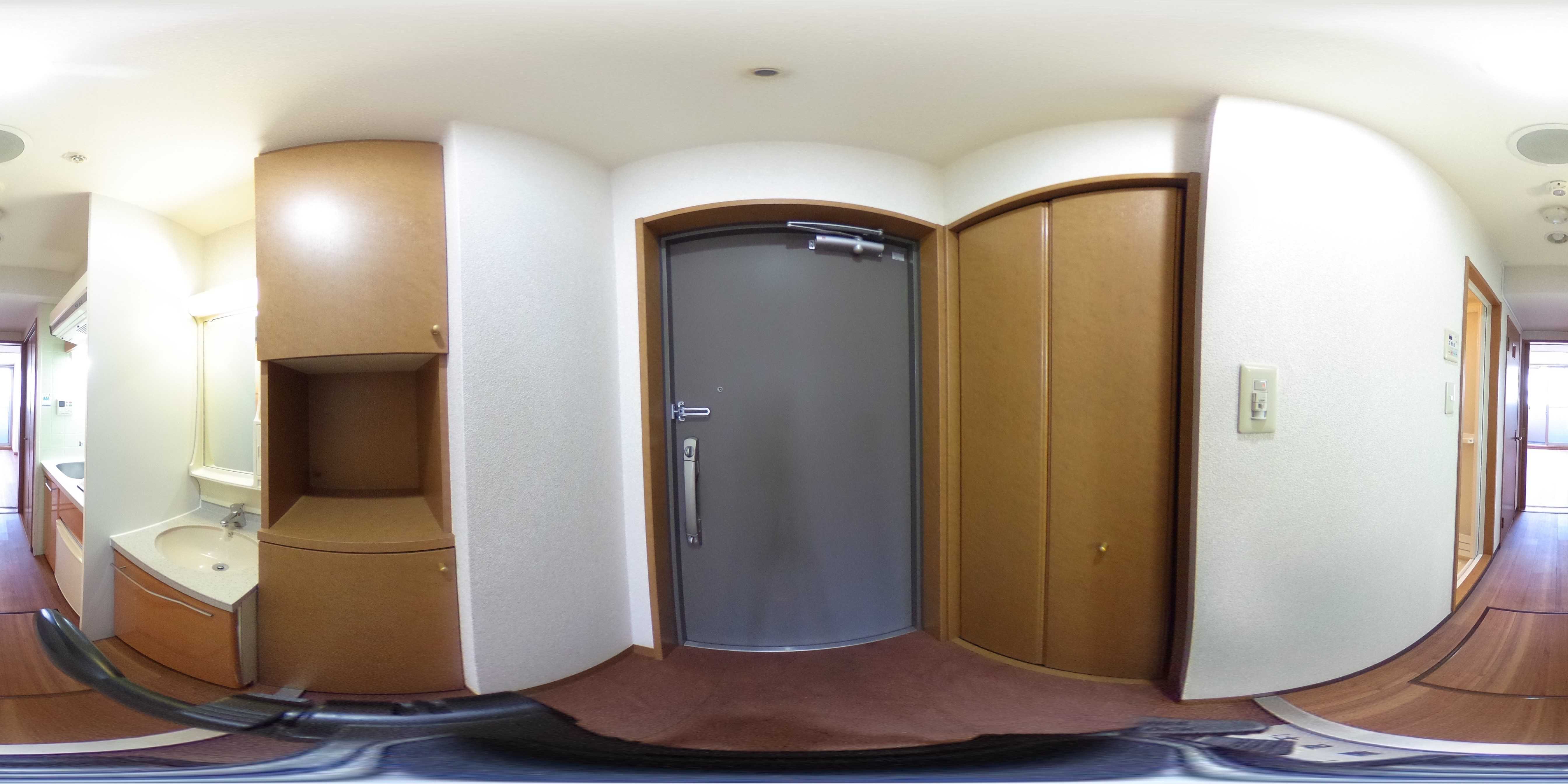 エステムコート新大阪Ⅲステーションプラザ 玄関