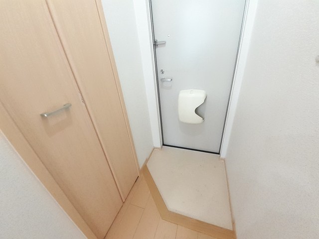 リープライツ 玄関