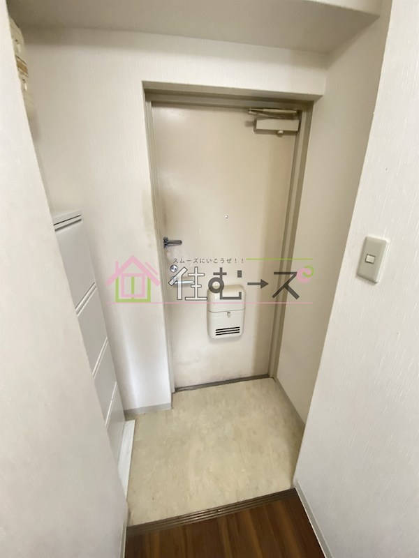 アルカン弐番館 玄関