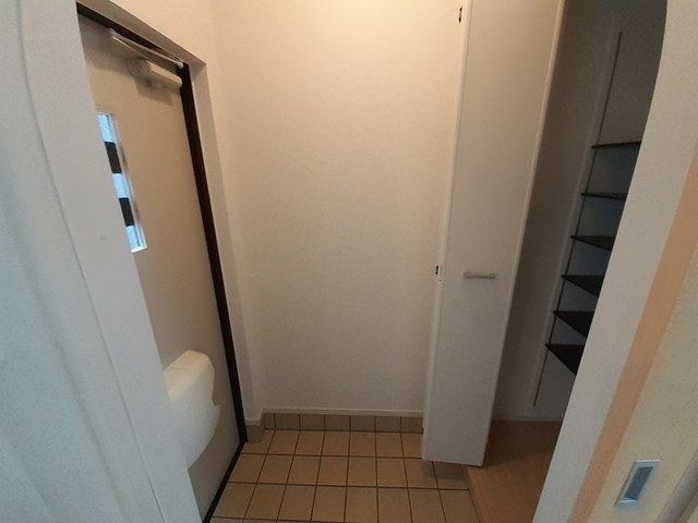 アネックス　中央 玄関
