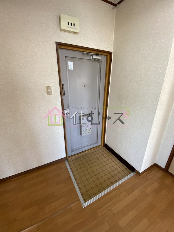 山川マンション 玄関