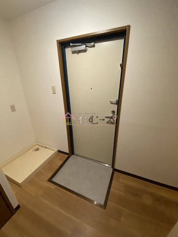 マンション弥栄 玄関