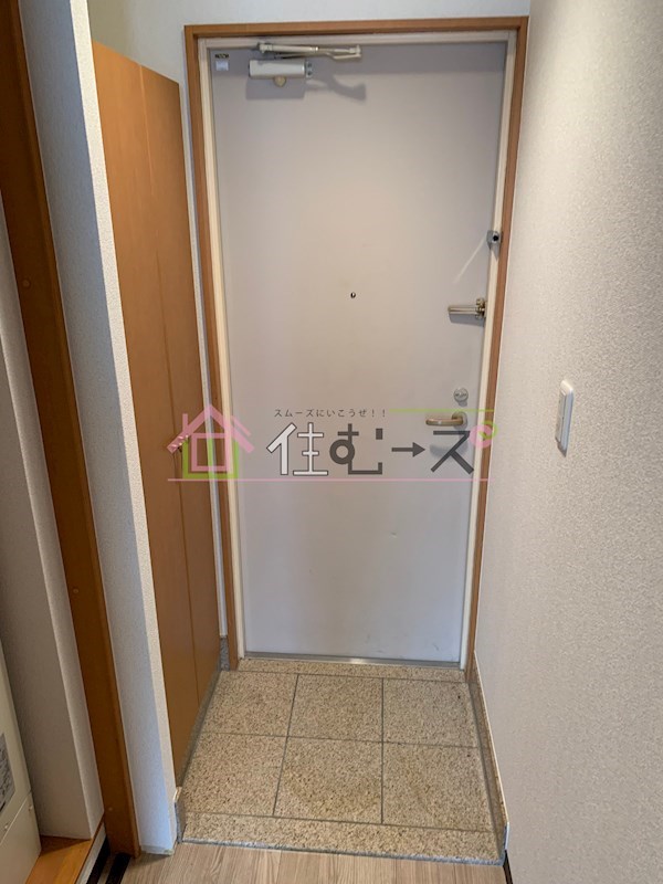 ラカーサ今里 玄関