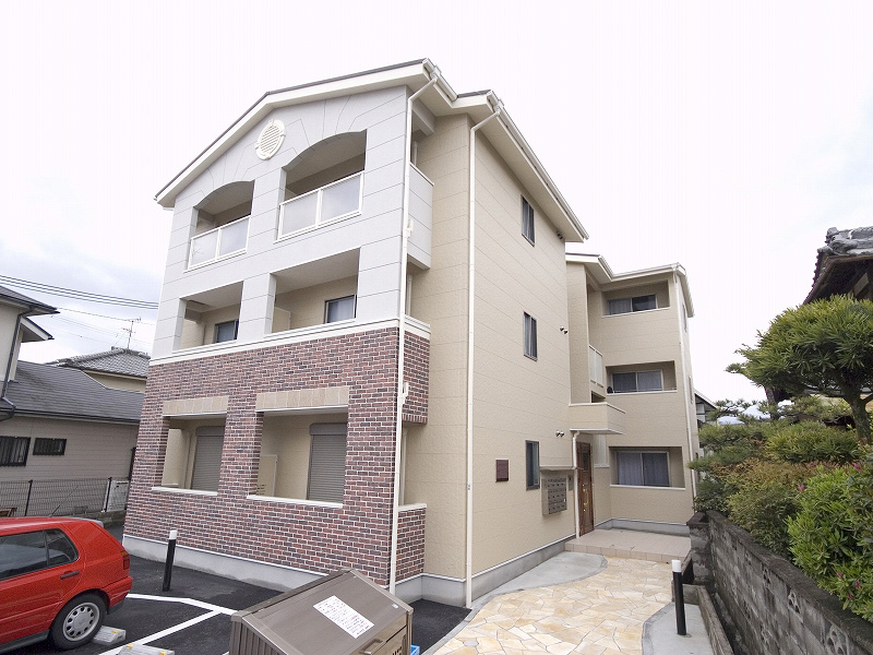 レオパレス別所新町ＬＡ１ 外観