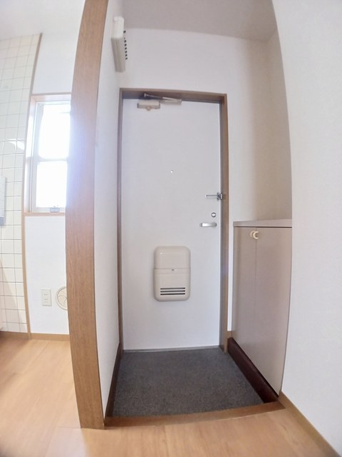 高安グリーンハイツ 玄関