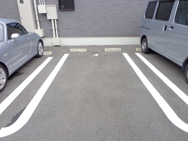 　歩 駐車場