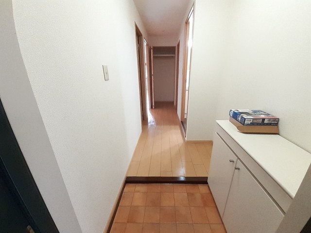 フリーダム中村 玄関