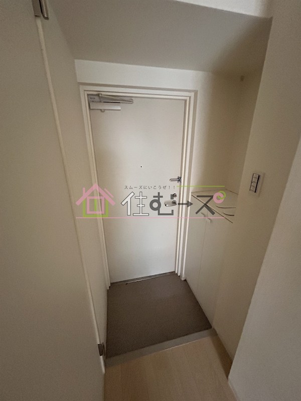 サンロール難波南 玄関