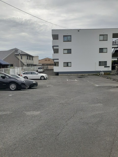 アムール和泉 駐車場