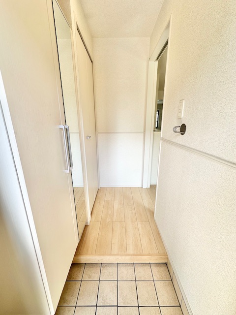 ルル　オブ河内森プログレッソⅠ 玄関
