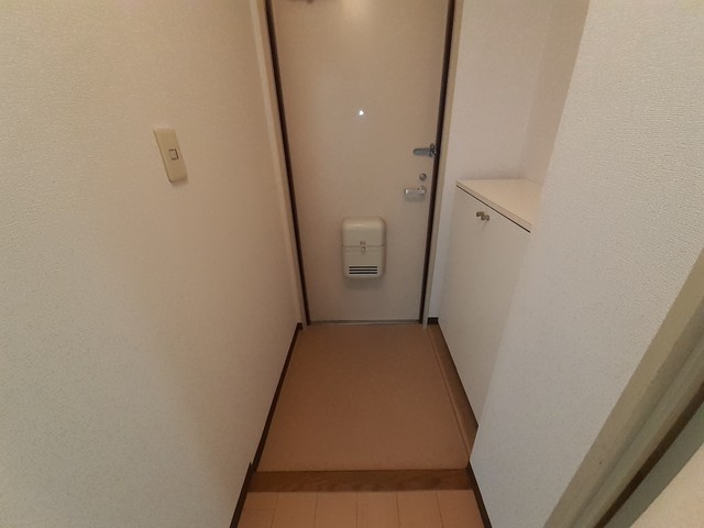 メゾンルミエール 玄関